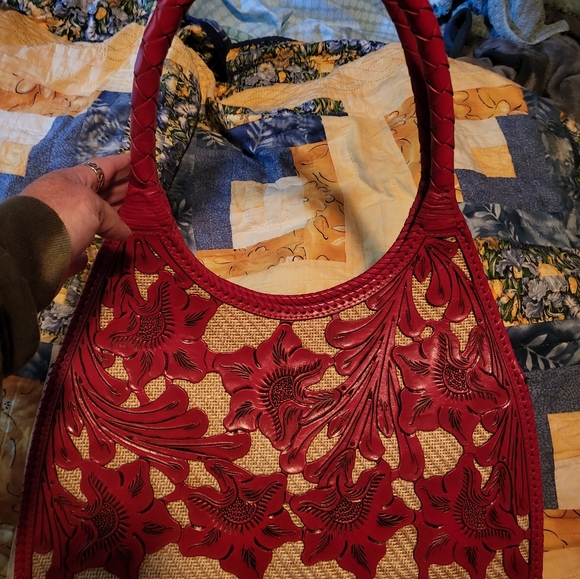 Red leather large handbag - Picture 6 of 9